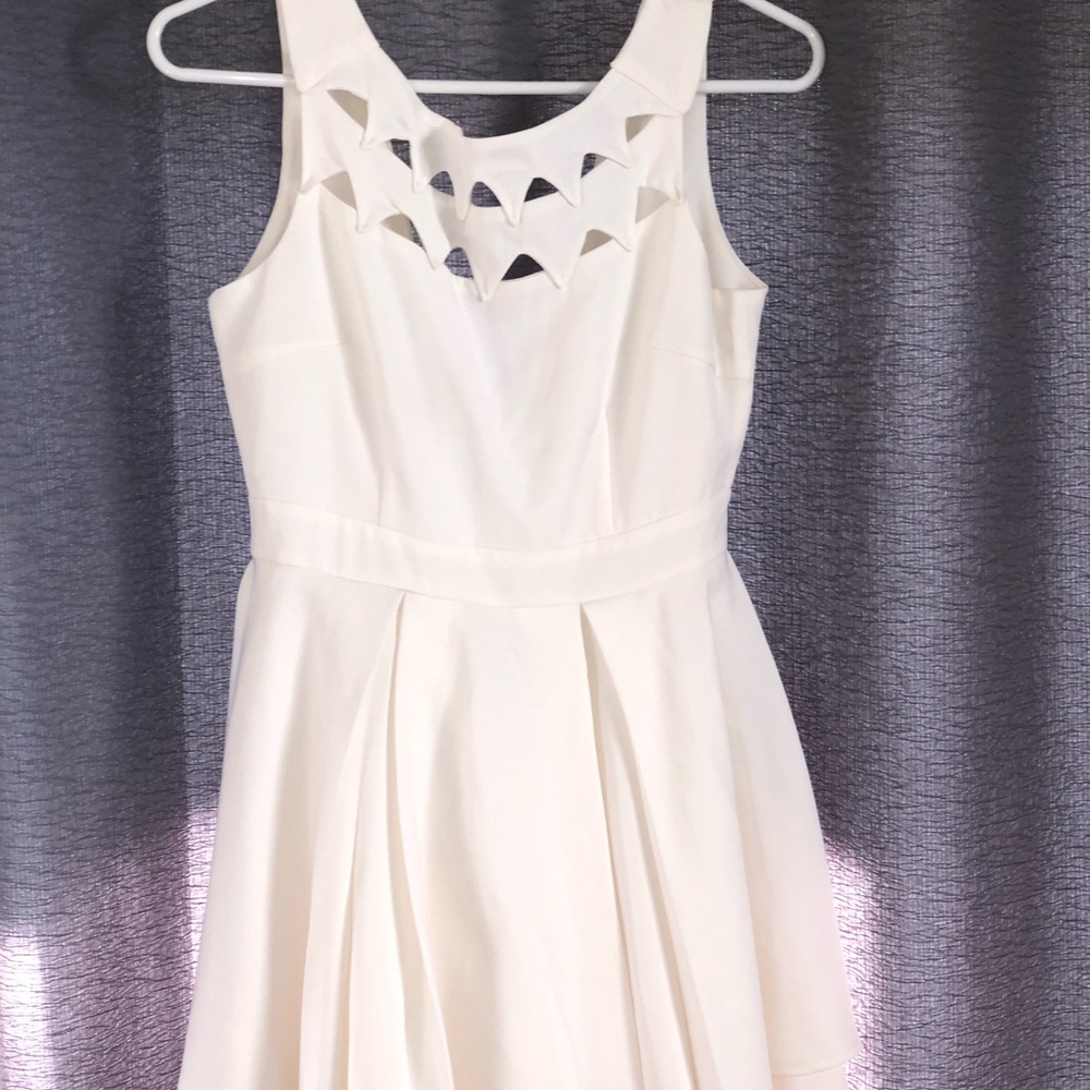 L’atiste by Amy white dress